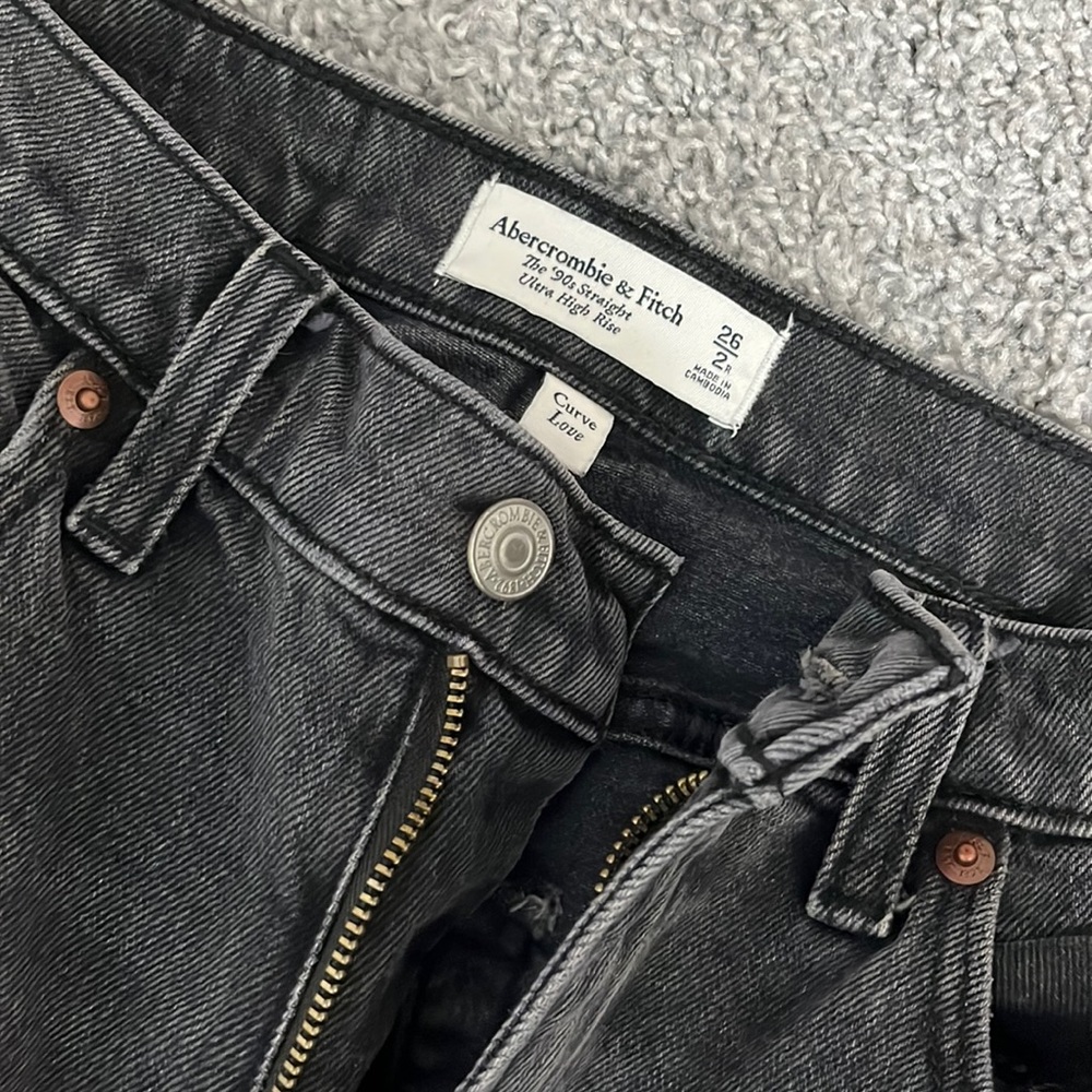 Abercrombie & Fitch - The 90s Straight Ultra High Rise